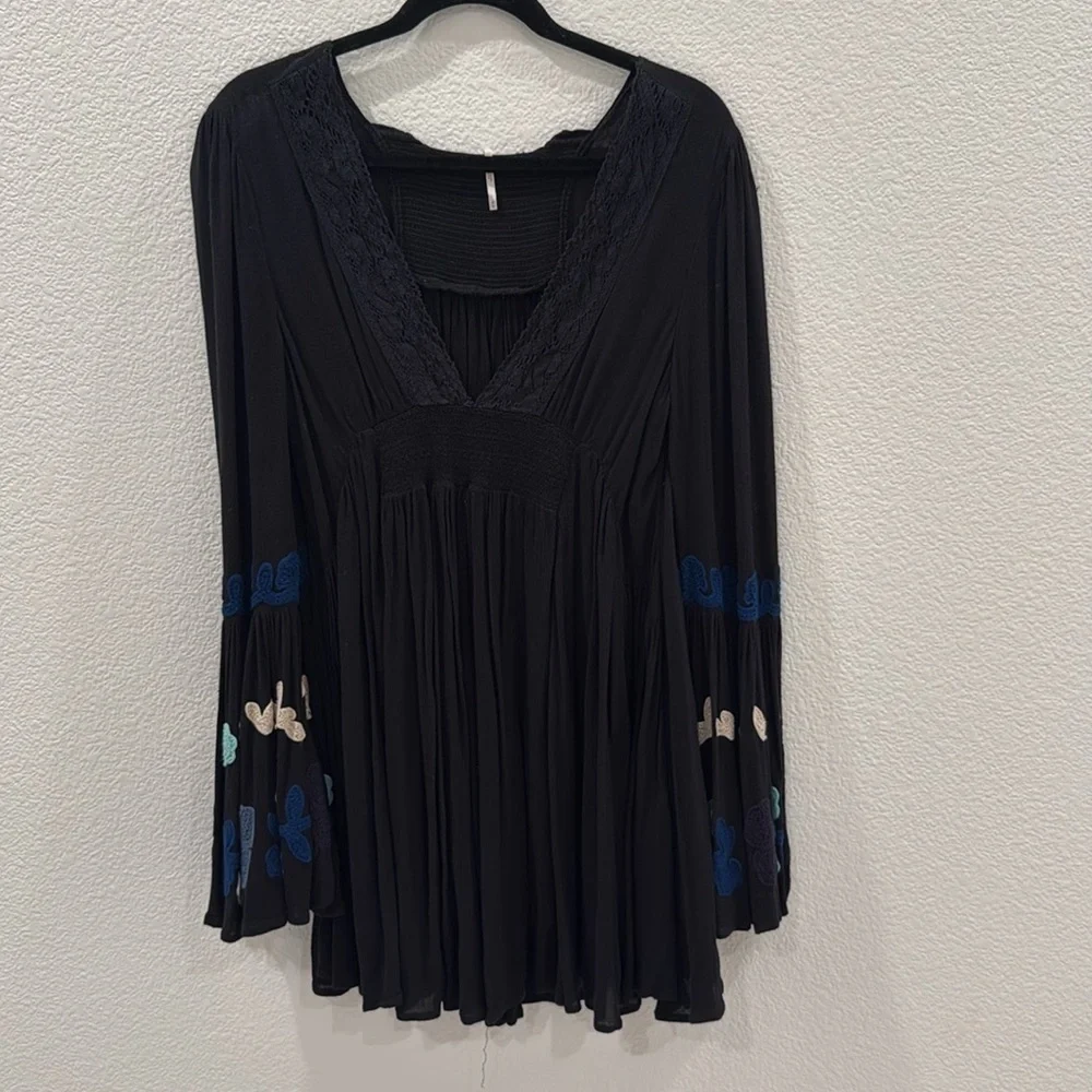 Free People So In Love Embroidered embellished bell sleeve Dress Rare Find
